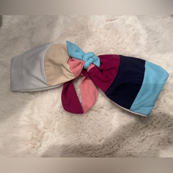 Paper London
Bandeau Knotted Bikini Top Small
Rainbow Multi Worn a few times - Picture 2 of 5